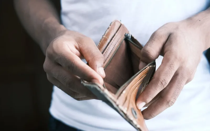 How to Stop Living Paycheck to Paycheck