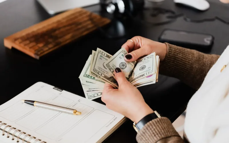 How to Manage Side Hustle Income in Your Budget